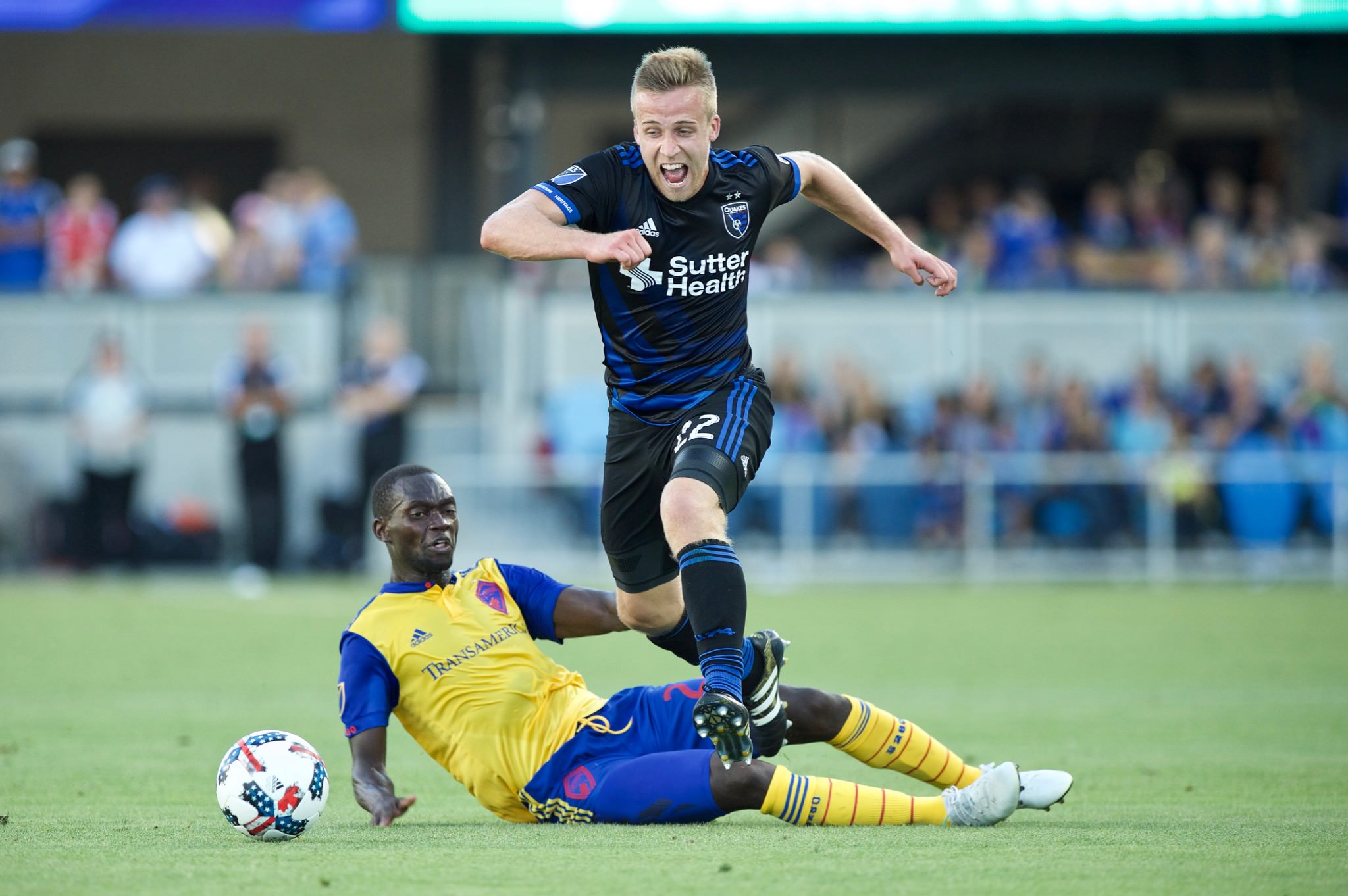 完善举报平 完善举报平